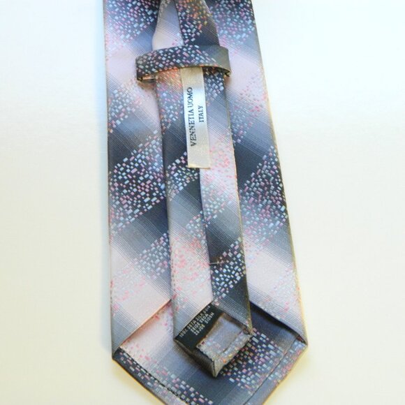 3 for/ $30 Vennetia Uomo Gradient Squares Pattern 60" Silk Designer Tie - Picture 5 of 6